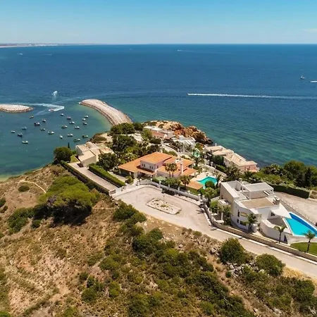 Detached House, 5 Bedrooms In *