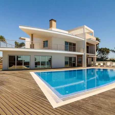 Detached House, 5 Bedrooms In Albufeira