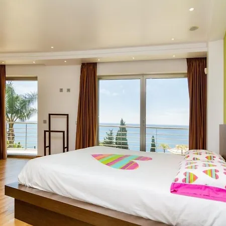 Detached House, 5 Bedrooms In Albufeira