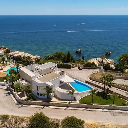 Detached House, 5 Bedrooms In